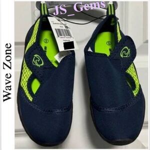 New Water Shoes Kid Boys Size 5 Blue & Green